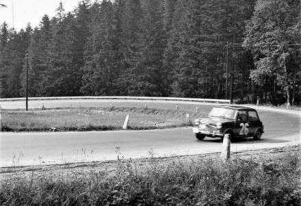 Stanisław Stolarski i Longin Bielak – Morris Mini.